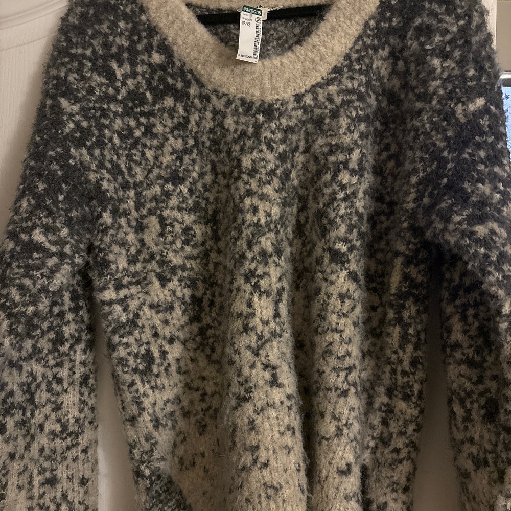 Grey & beige chunky sweater size XS more like S-M warm & cozy New with tags
